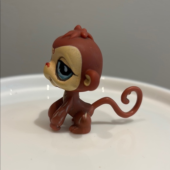 Littlest Pet Shop #485 Brown and Cream Monkey Figure - Picture 2 of 6